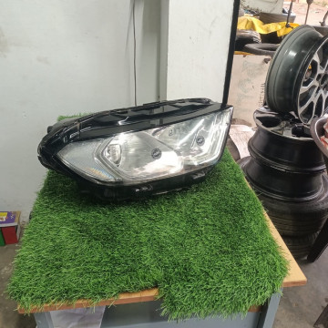 Ford EcoSport Right Side Projector Headlight Assembly