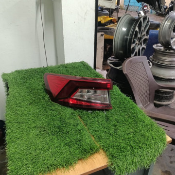 Skoda Kodiaq Left LED Tail...